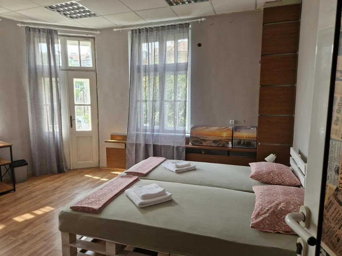 Lambo'S Corner Varna - Guest Rooms Bulgaria