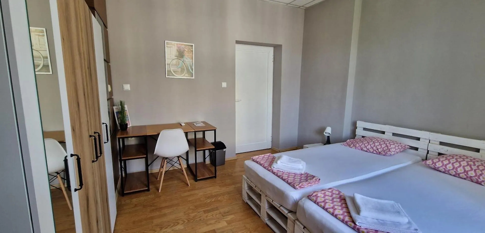 Lambo'S Corner Varna - Guest Rooms 0*,  Bulgaria