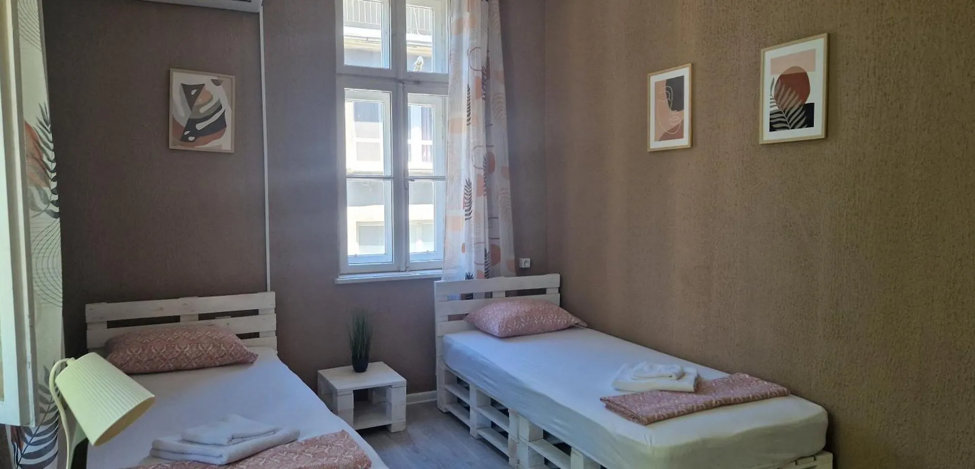 Lambo'S Corner Varna - Guest Rooms 0*,  Bulgaria