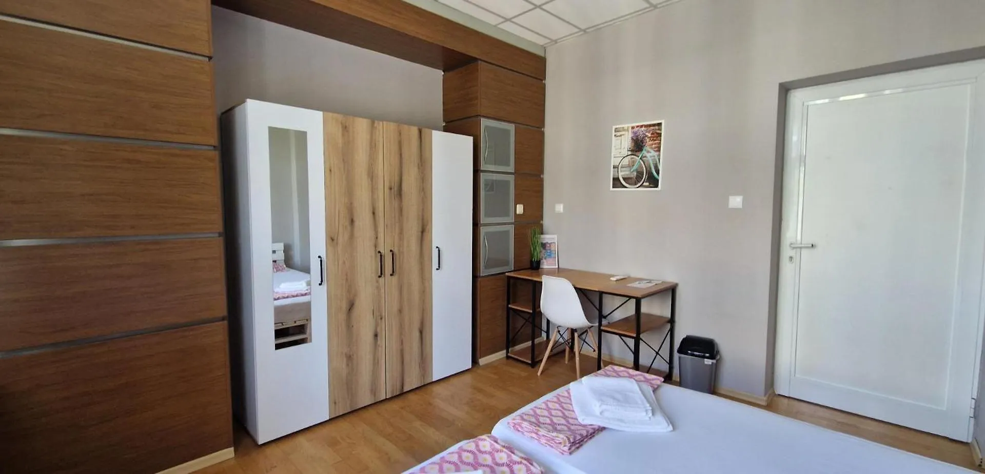 Lambo'S Corner Varna - Guest Rooms Bulgaria