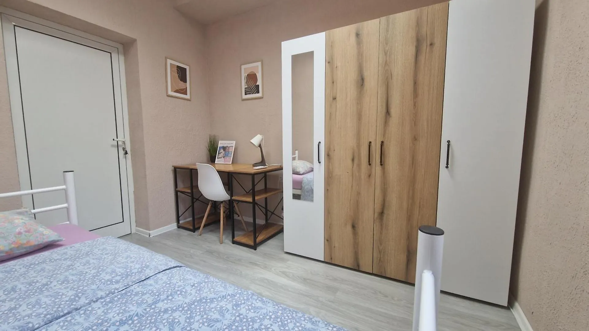 Guest house Lambo'S Corner Varna - Guest Rooms Bulgaria
