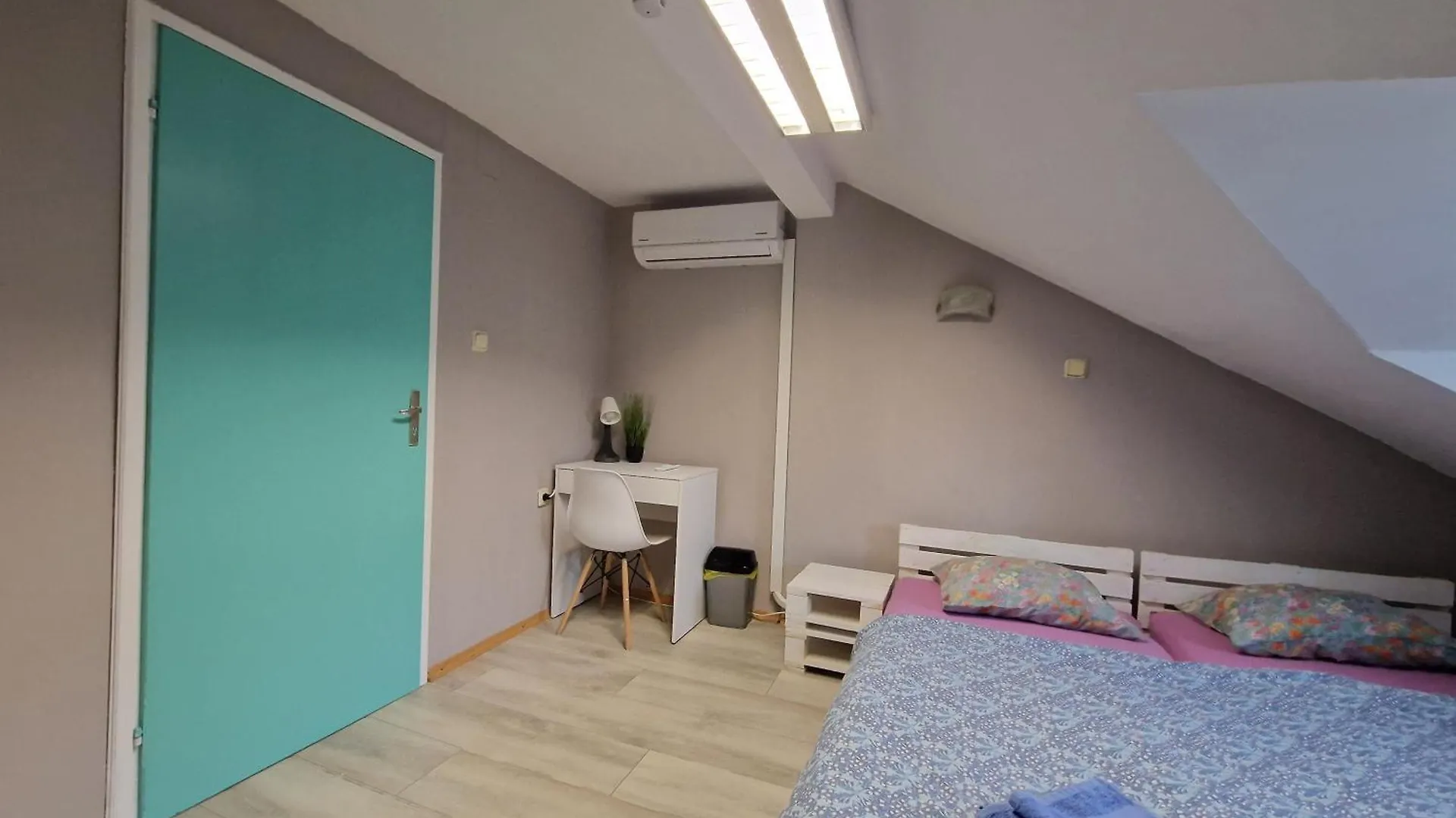 Guest house Lambo'S Corner Varna - Guest Rooms