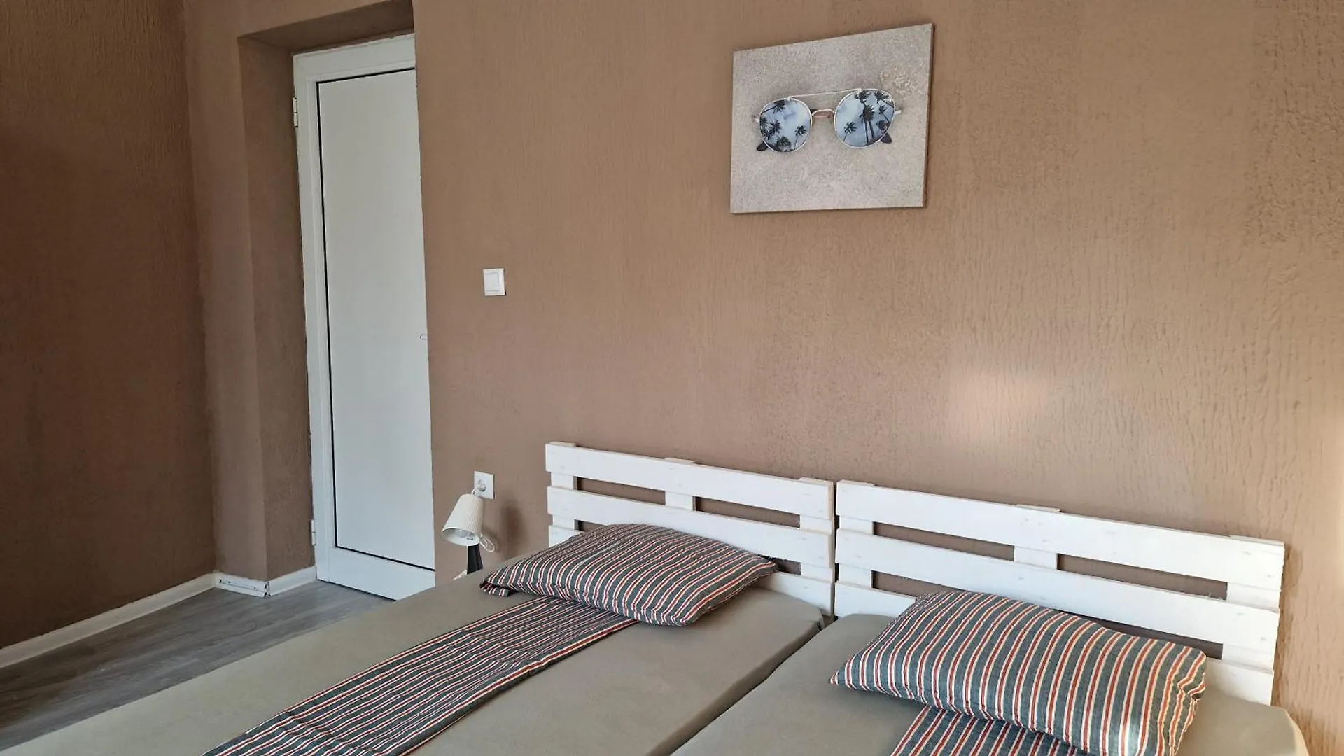 Guest house Lambo'S Corner Varna - Guest Rooms